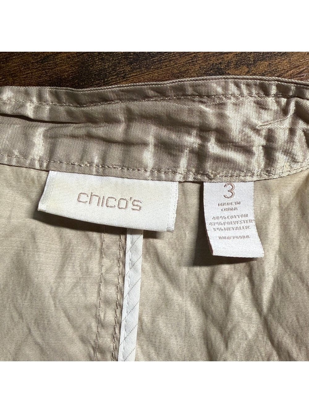 CHICO'S RUFFLE TEXTURE RORY JACKET CHICOS Utility Gold Shiny Jacket - Picture 5 of 6